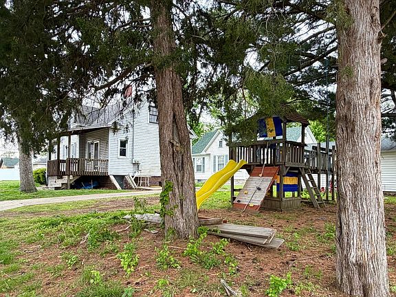 3rd image of 625 Oconor Ave