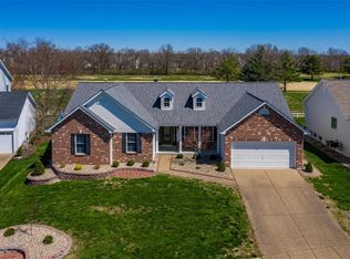 2824 Dardenne Links Dr, Dardenne Prairie, MO 63368