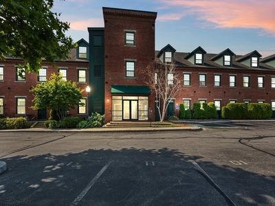 25 Pond St Unit 205, Amesbury, MA, 01913