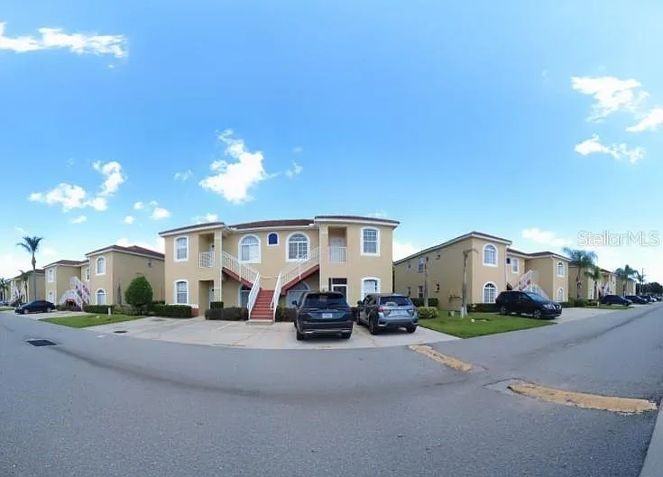 2 bed, 2.0 bath, 981 sqft, $1,450 — Photo 2