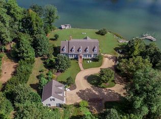 846 Crab Point Rd, White Stone, VA 22578
