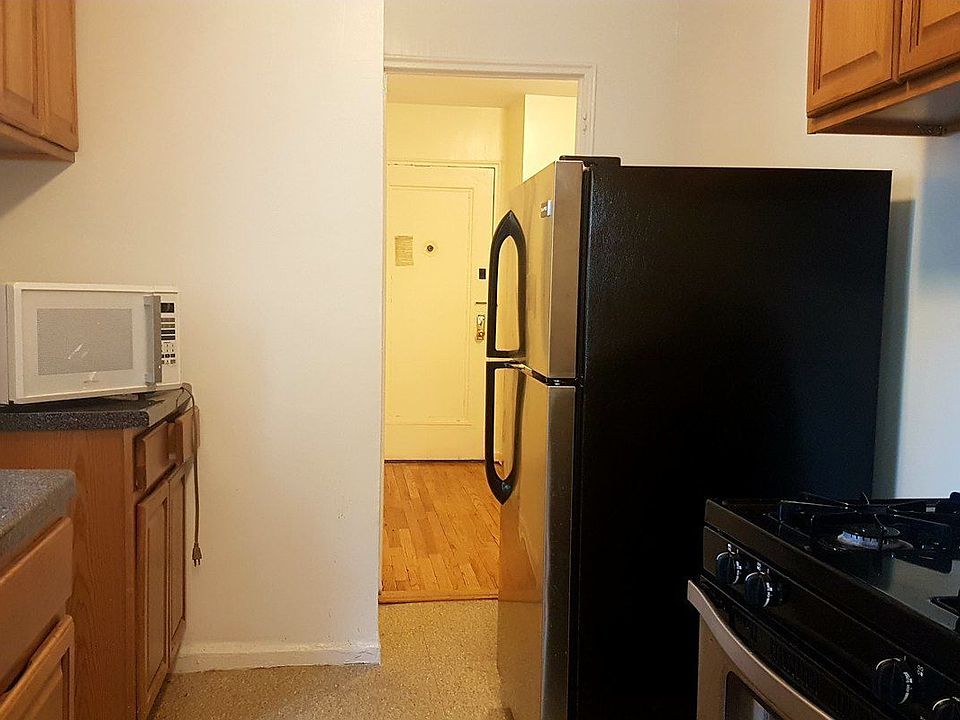 1st image of 550 E 21st St APT 1G