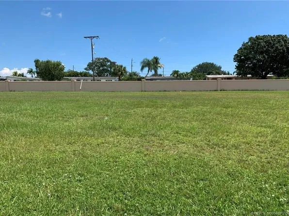 304 SE Via Sangro, Port Saint Lucie, FL 34952