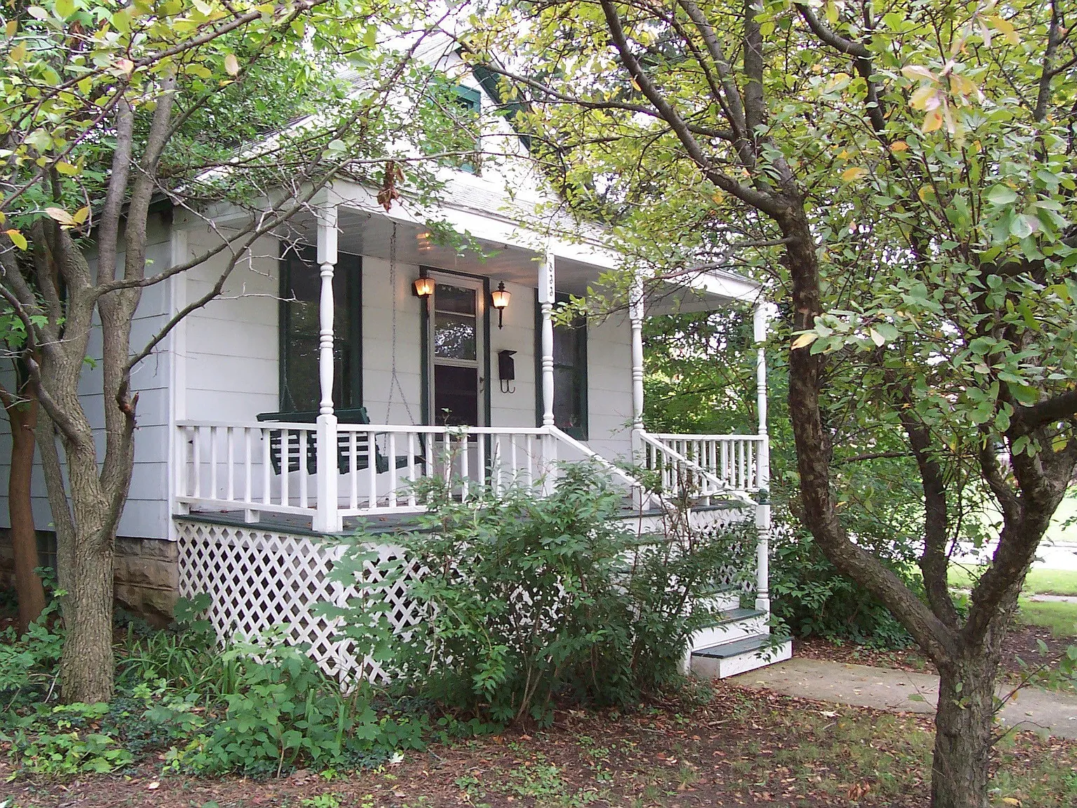 833 Warner Ave photo 1