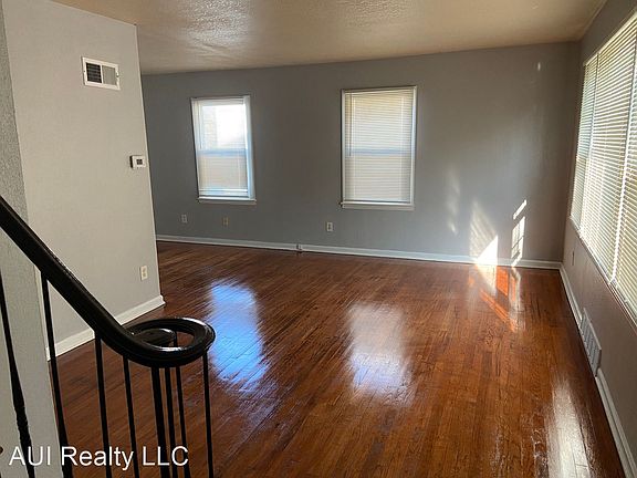 3rd image of 1128 E 65th St