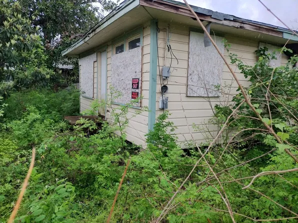 4708 Engleford St, Houston, TX 77026