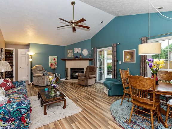 3rd image of 3754 Smallwood Ln W