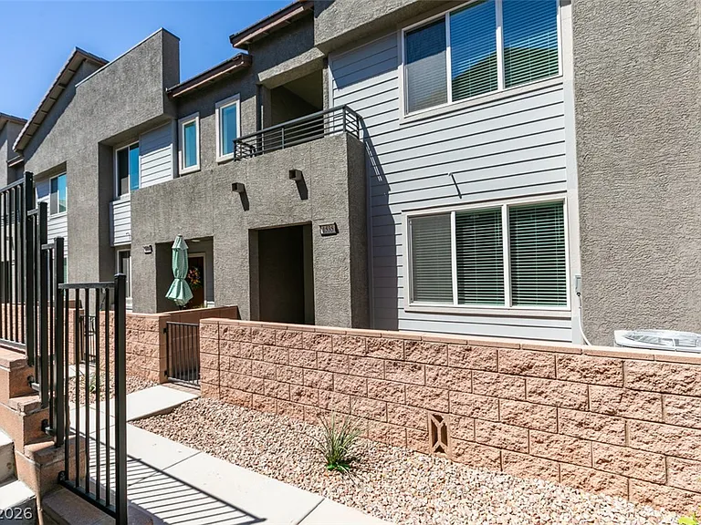 1535 Maria Crossing Ave — Photo 1