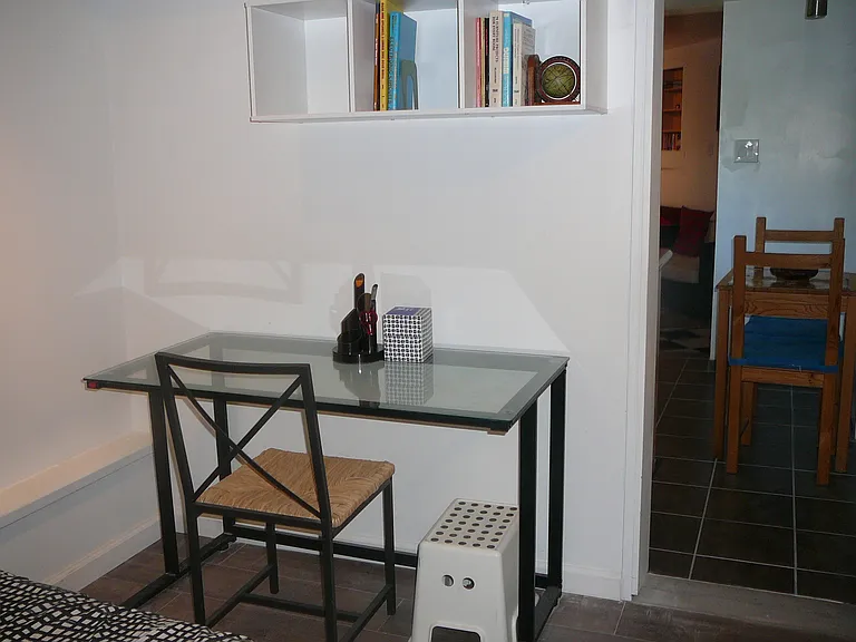 Crestview Ter — Photo 20