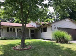 1814 Woodmont Dr, South Bend, IN 46614