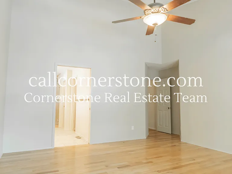 4640 Kashmire Dr — Photo 16