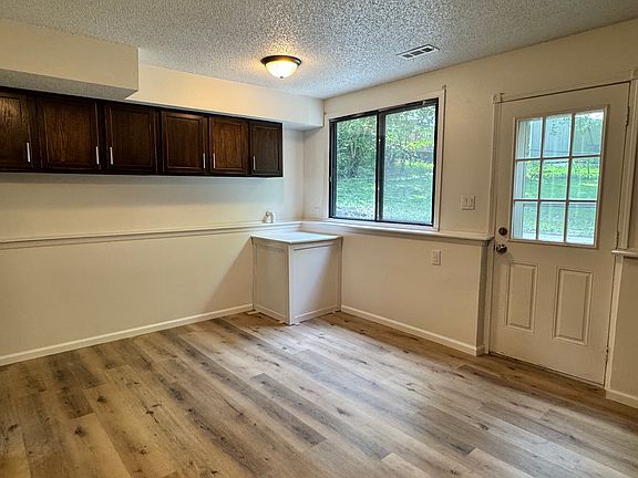 4th image of 4200 Enden Ln