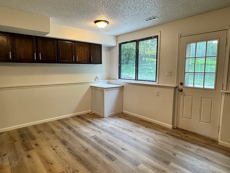4200 Enden Ln — Photo 4