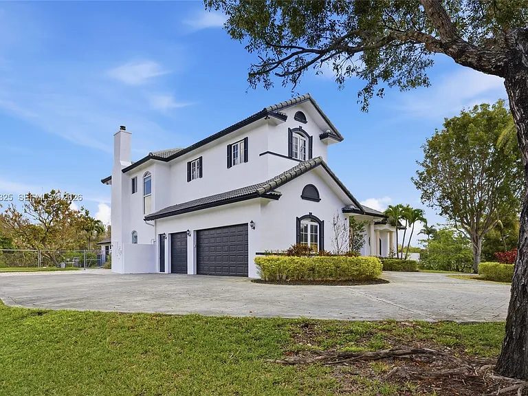 20401 SW 48th Pl — Photo 37