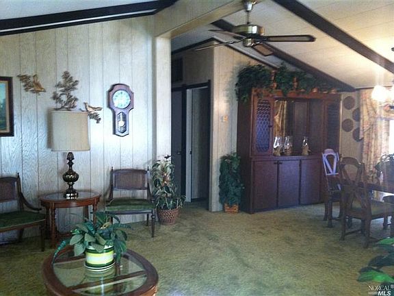 5th image of 19 Constance Dr