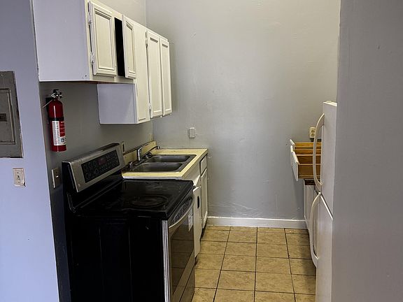 3rd image of 311 N Maple Ave #3