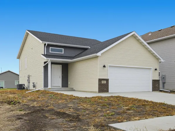 7007 Benji Ln, Horace, ND 58047