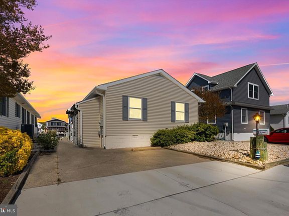 3rd image of 712 Gulf Stream Dr