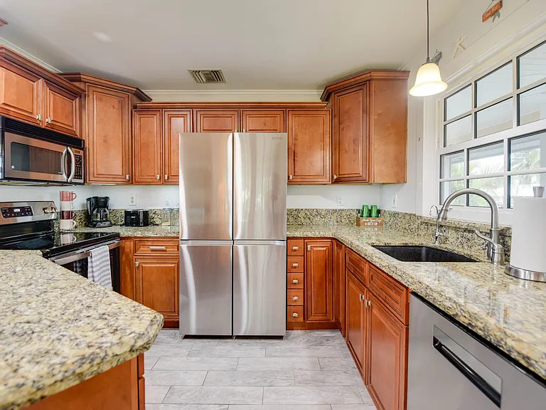 320 W Indies Dr — Photo 11