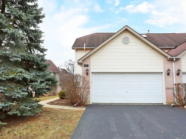 2015 Thornwood Cir, Saint Charles, IL 60174