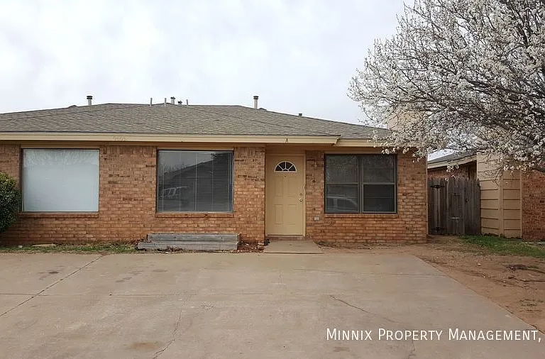 9608 Elmwood Ave #B — Photo 1