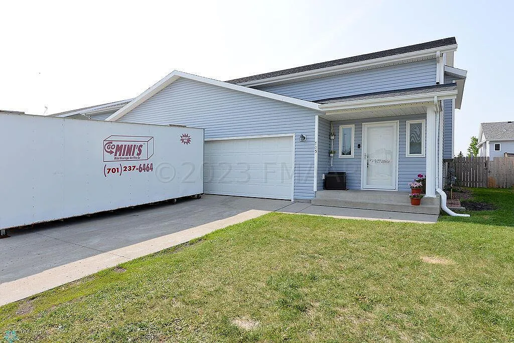 705 13 1/2 Ave E photo 1