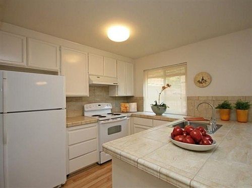 4th image of 2286 Sierra Blvd APT F