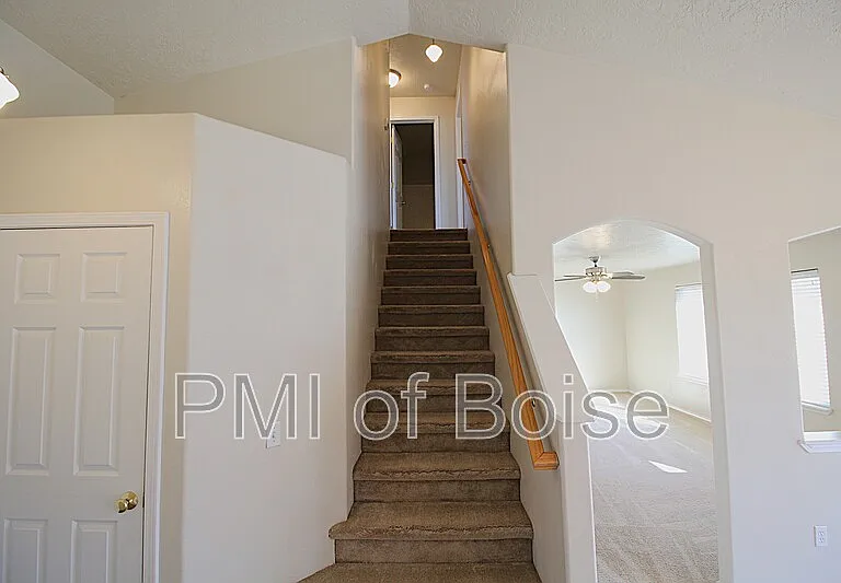 1770 N Veridian Ave — Photo 12