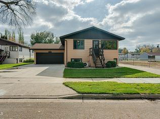 909 Jefferson Ave, Bismarck, ND 58504