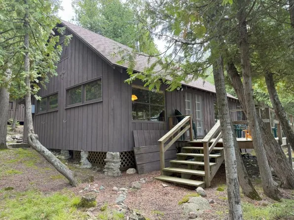 34632 S Black Rock Point Rd, Drummond Island, MI 49726
