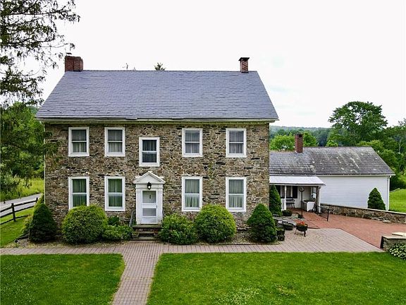 2nd image of 337 S Easton Belmont Pike
