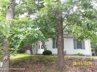 5244 Hilltop Cir, East Stroudsburg, PA 18301