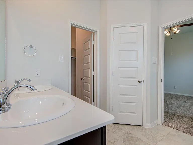 2425 Temple Crag Dr — Photo 19