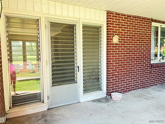 4th image of 325 McChesney St