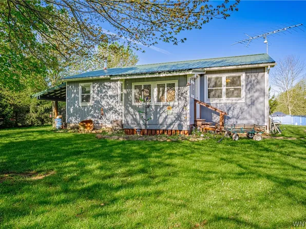 2350 Fuller Rd, Burt, NY 14028