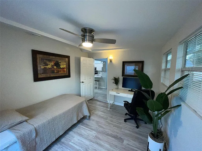 2227 Rose Ln — Photo 12