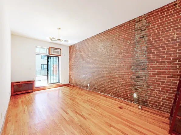 32 West 73rd Street image 1 of 12