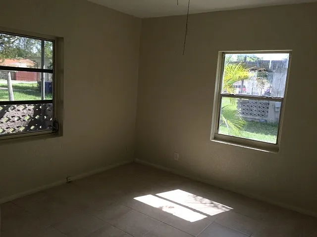1429 NW 3rd Ct — Photo 9