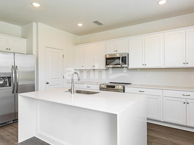 4044 Williams Road Ext — Photo 4