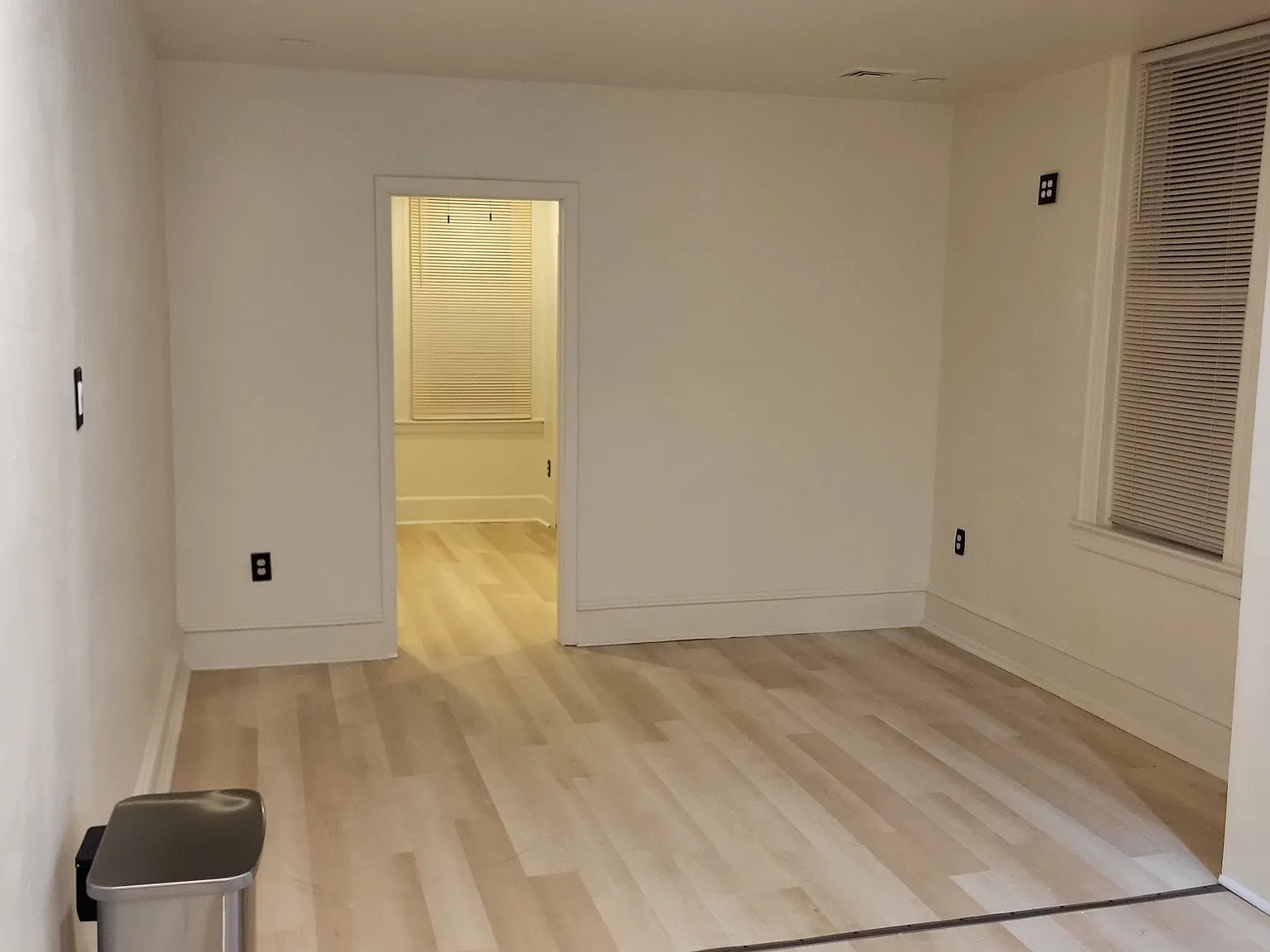 2 bed, 850 sqft, $1,300 — Photo 2