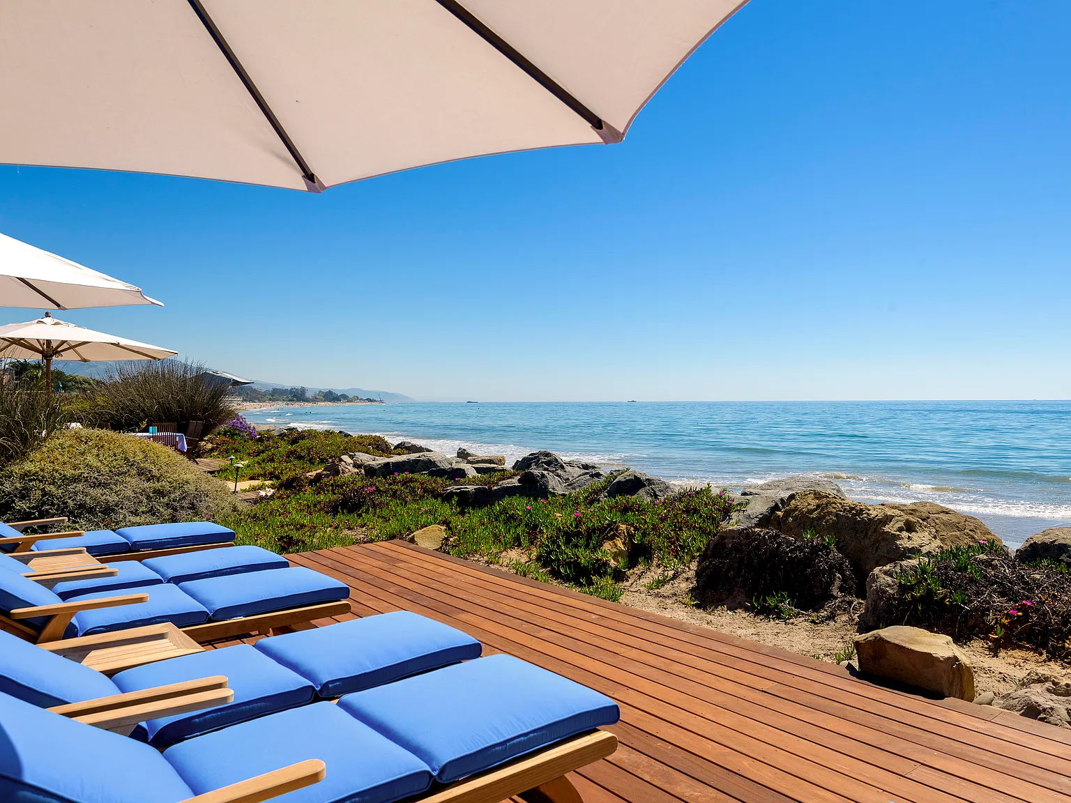 4347 Avenue Del Mar — Photo 4