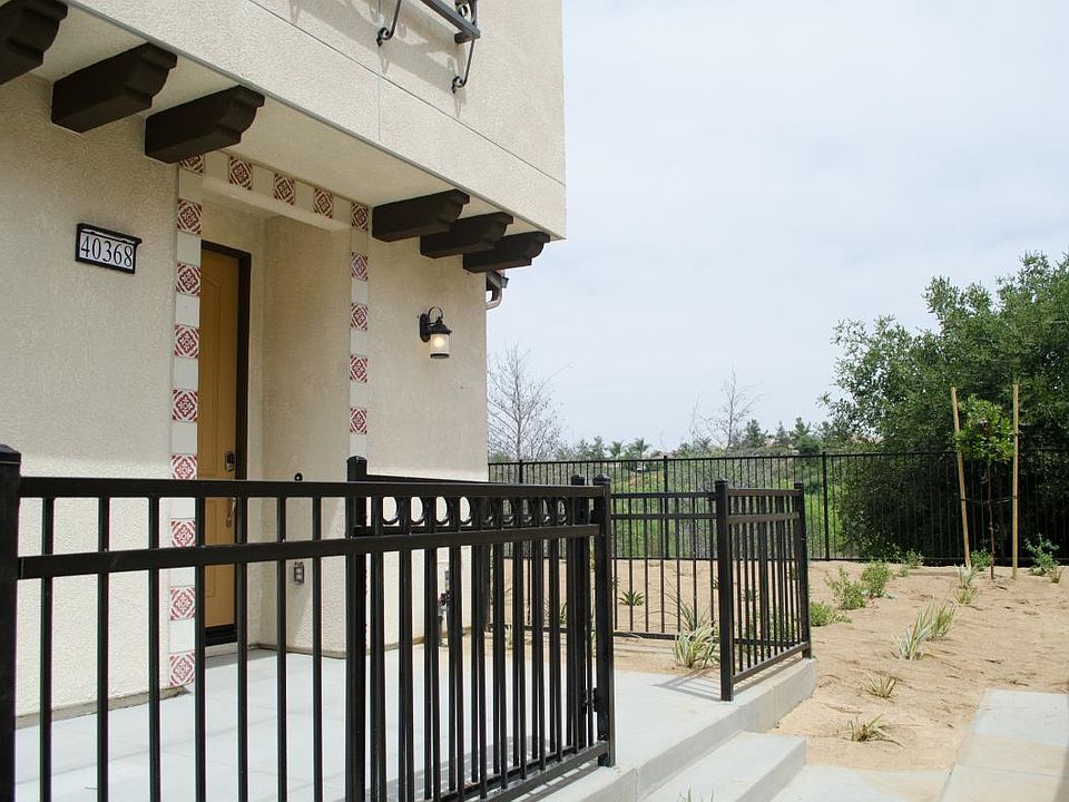 Front of Town home w/ front Patio