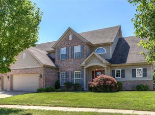 15374 Squires Way Dr, Chesterfield, MO 63017
