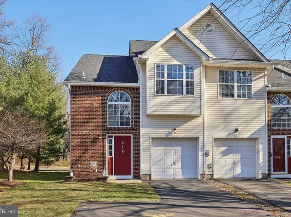 816 Lily Ln, Ewing, NJ 08638