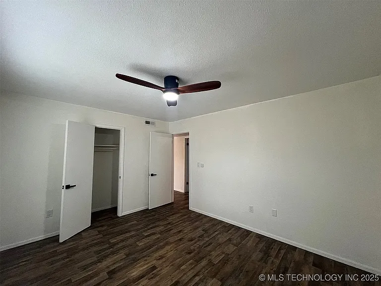 503 W Allen 5/b #5 — Photo 11