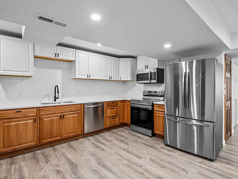1255 Brentwood St #2 — Photo 2