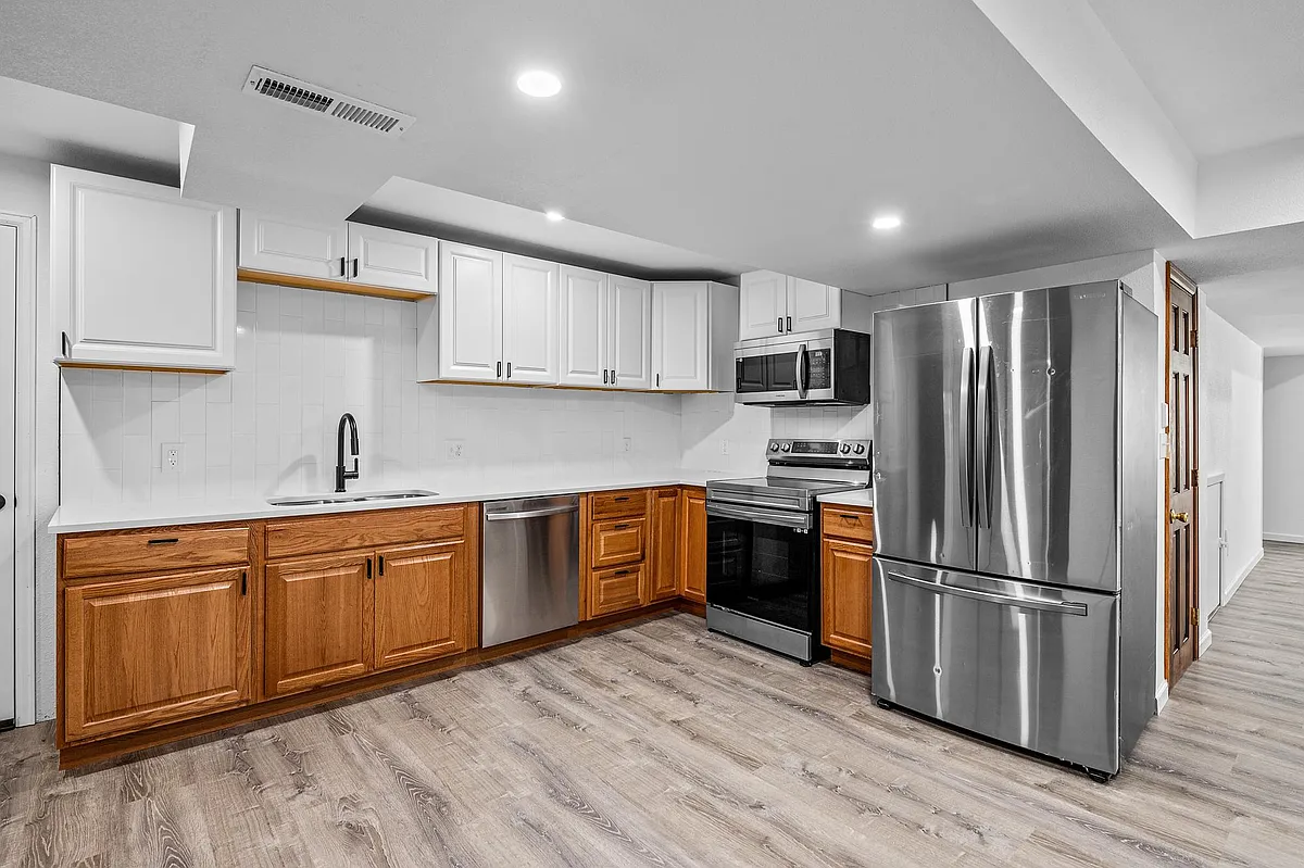 Building Photo - 1255 Brentwood St #2
