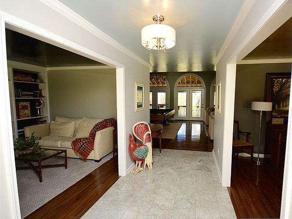 4th image of 1753 Oakwood Cir SW