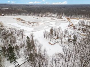 636 E Golden Pond Rd, Midland, MI 48642