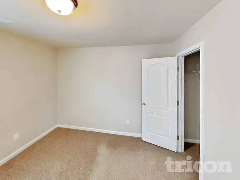 4676 Midstream Crossing Dr — Photo 11